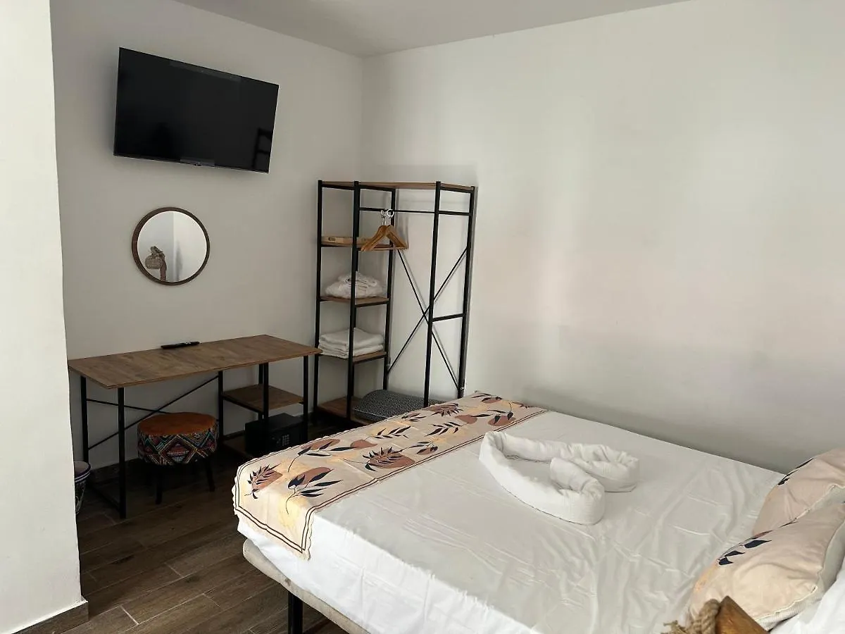 Vilador Beach Hotel マズノウ