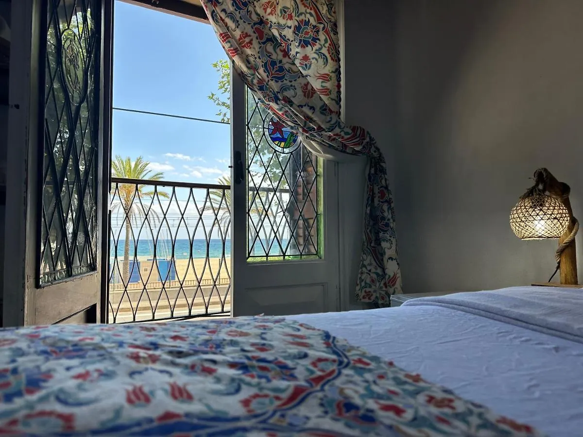 Vilador Beach Hotel マズノウ