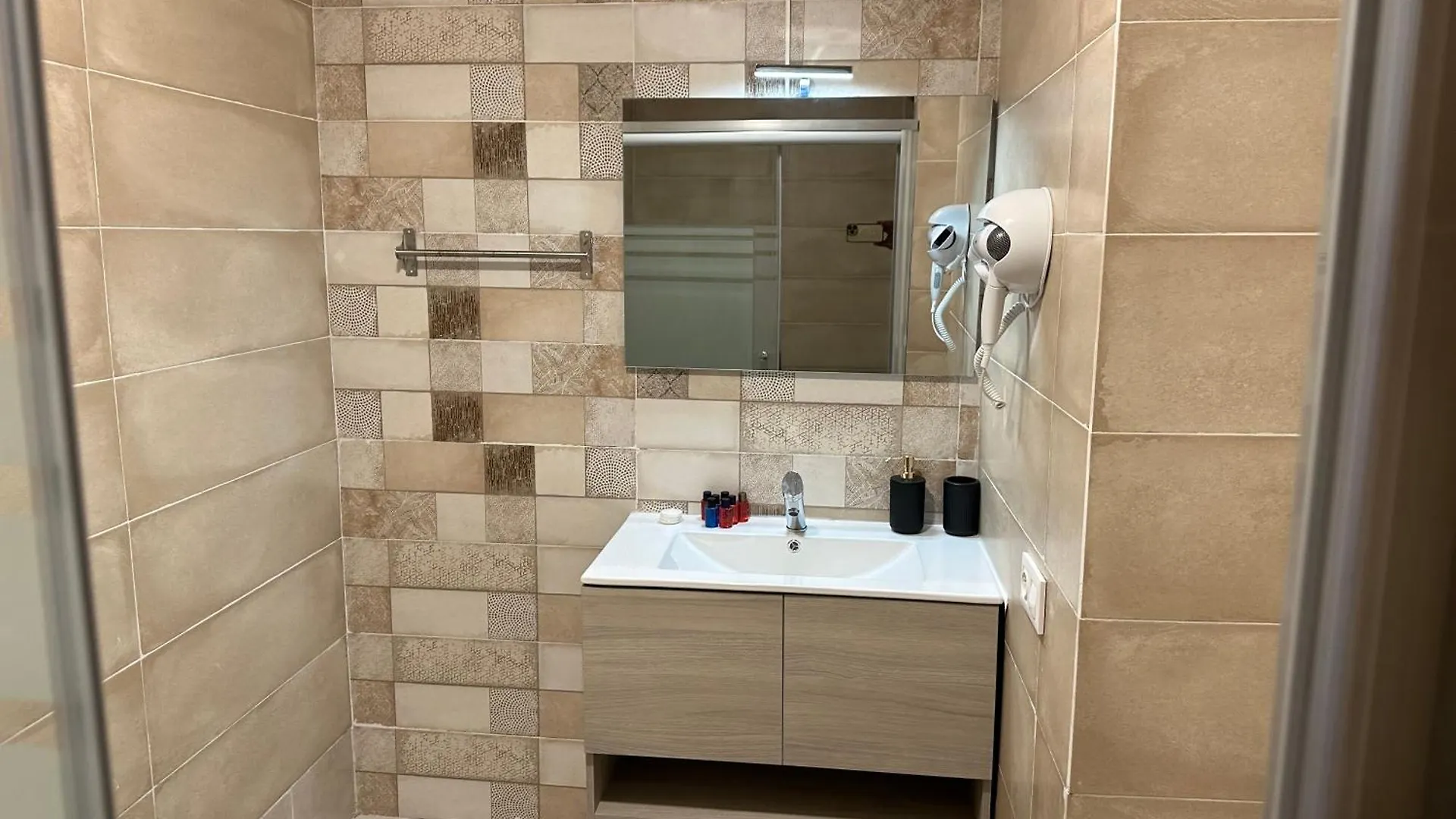 Vilador Beach Hotel マズノウ
